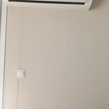 Beko Klima Salonun İçine Su Akıtıyor