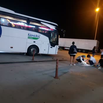 Kamil Koç 'da Tahta Kurusu Var