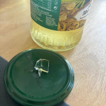 Tukaş Jalapeno Biber Turşusunun İçinden Cam Parçası Çıktı