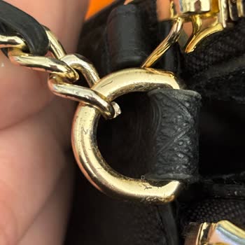 Vakko Çanta Korkunç Defolu Gönderildi.