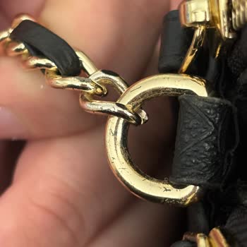 Vakko Çanta Korkunç Defolu Gönderildi.