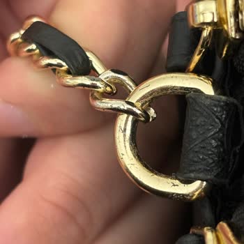 Vakko Çanta Korkunç Defolu Gönderildi.