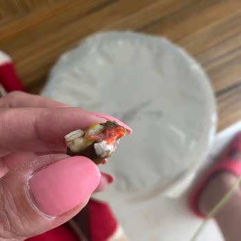 Tat Bakliyat Tat Hazır Yemek İçerisinden Taş Çıktı