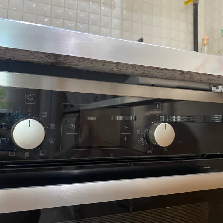 Bosch Marka Fırının Dijital Saati Gözükmüyor