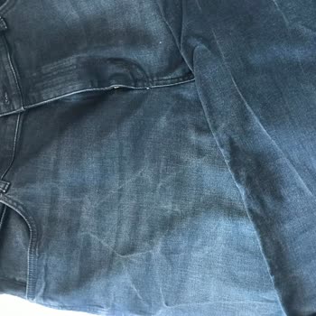 Wrangler Pantolon İlk Yıkamada Çizgiler Oluştu