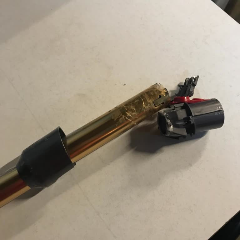 Dyson Süpürge Uzatma Borusu Kırılması