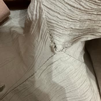 Zülays Elbise Mağduriyeti, İlk Yıkamada Parçalandı