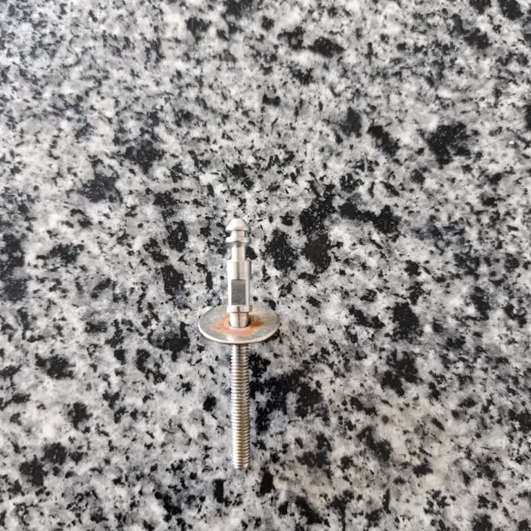 Seramiksan Klozet Kapağı Menteşe Sorunu