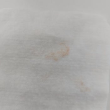 Ebebek Baby Me Bebek Temizleme Pamuğunda Lekeler