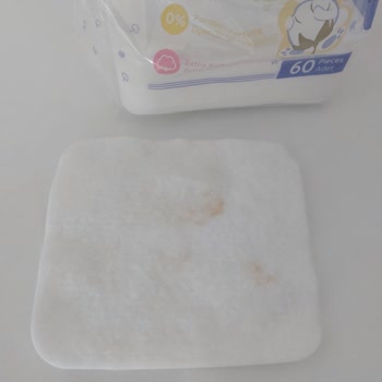 Ebebek Baby Me Bebek Temizleme Pamuğunda Lekeler