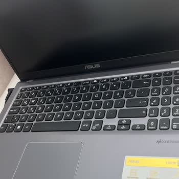 Media Markt Teknik Servis, Çakma Ekran Takmış