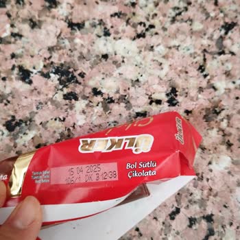 Ülker Çikolata: Bozuk Ve Tarihi Geçmiş Ürün Şikayeti