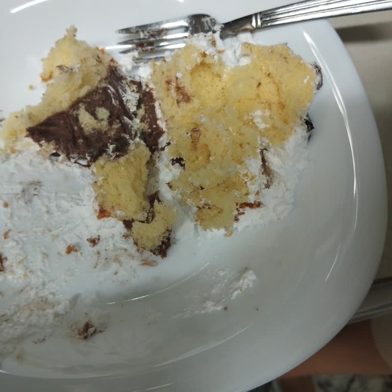 Öztoprak Pastanesi Sipariş Verdiğim Pasta Beklentilerimi Karşılamadı