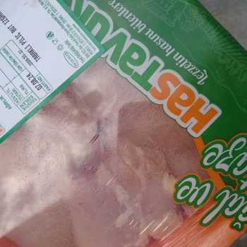 A101 Mağazasının Çöp Konteynerine Et Atması Rahatsızlık Veriyor