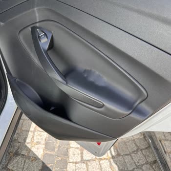 Ford Kuga Kapı Döşeme Sorunu