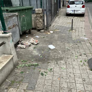 Kadıköy Belediyesi Temizlik Görevinde Çifte Standart Uyguluyor