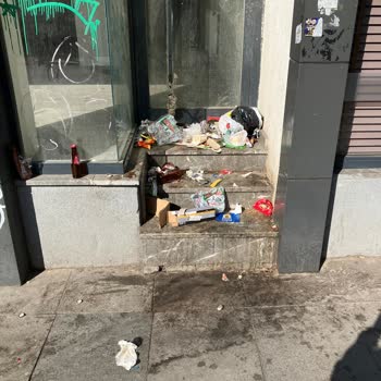 Kadıköy Belediyesi Temizlik Görevinde Çifte Standart Uyguluyor