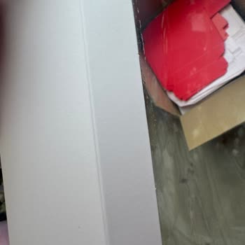 Janef Paramıza Yazık! Uzak Kalın