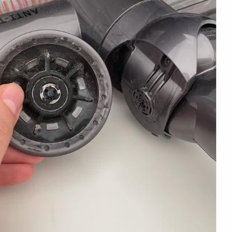 Dyson V15 Halı Başlığı Kırılması