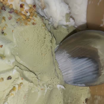 BİM Dondurmanın İçinden Demir Tel Çıktı