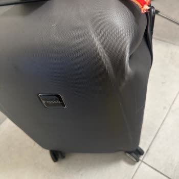 Anadolu Jet Hasarlı Valiz Teslim Ettiler