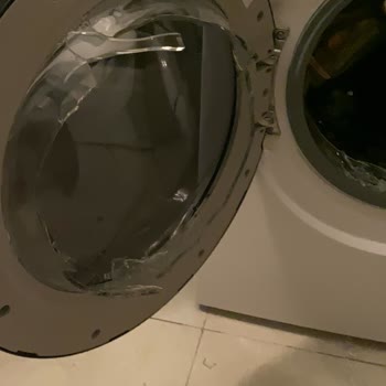 LG Çamaşır Makinesi Camı Patladı