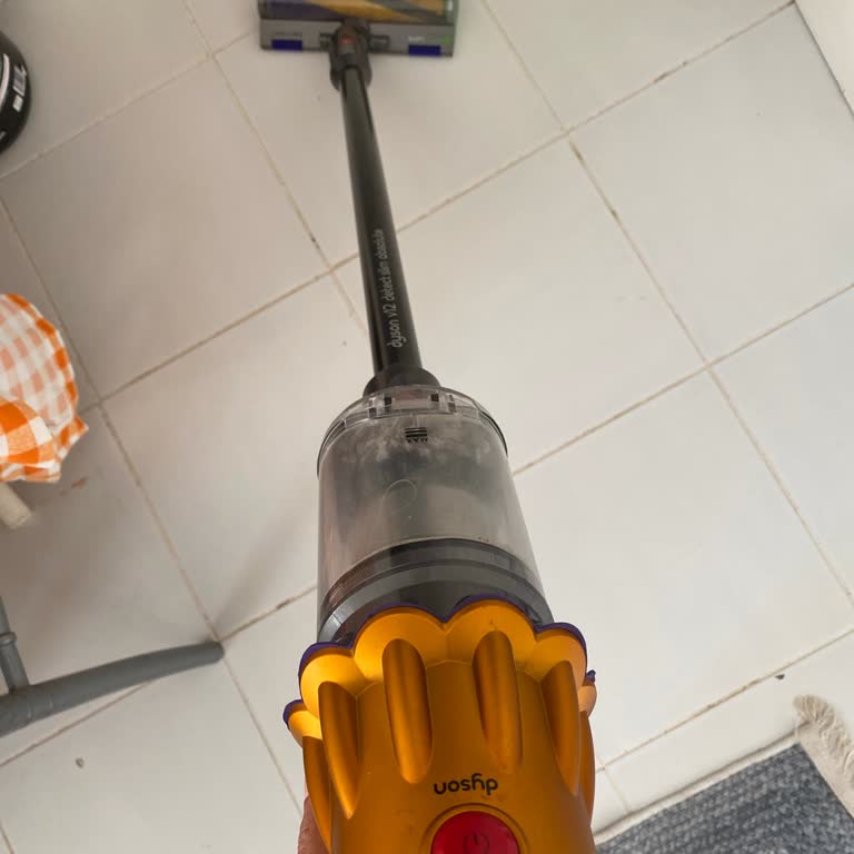 Dyson V12 Model Süpürgem Kapanıyor