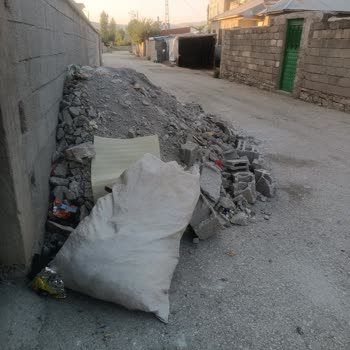 İpekyolu Belediyesi Sokağa Çöp Atması Ve Bunu Bilinçli Bir Şekilde Yapması