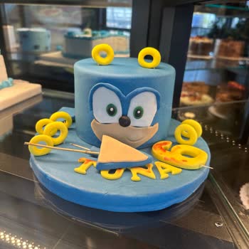 Petek Pastanesi (Diyarbakır) Petek Pastanesi'nde Hijyen Ve Hizmet Sorunu