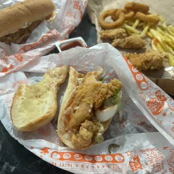 Popeyes Hamburgerimde Böcek Çıktı