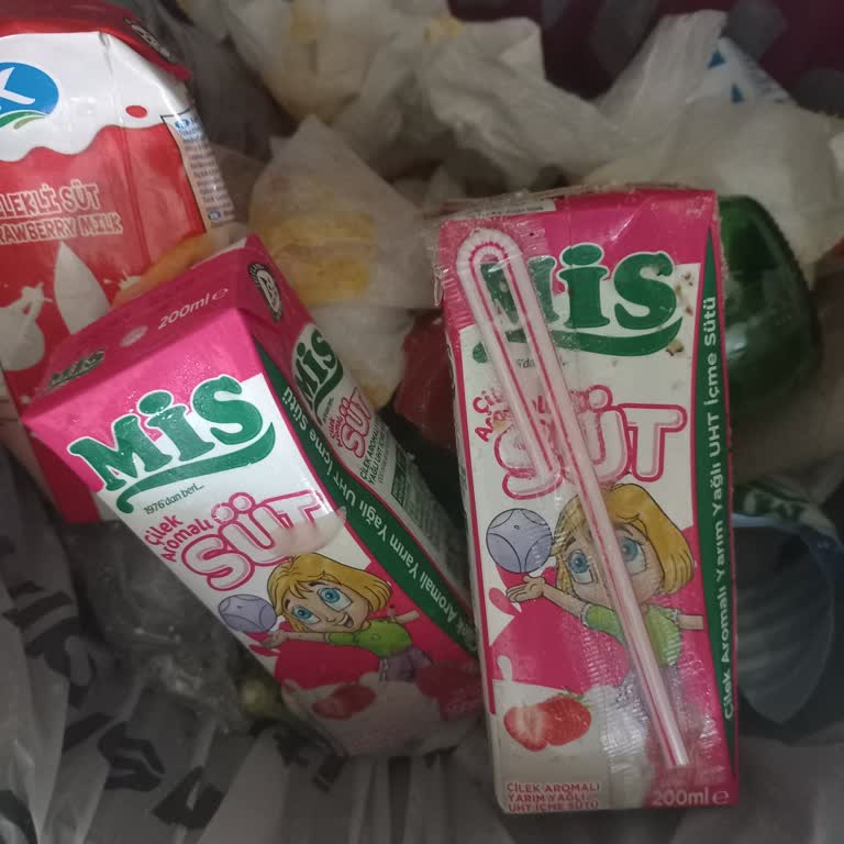 Şok Market'ten Alınan Sütler Gıda Zehirlenmesine Yol Açtı