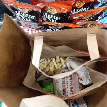 Fuaye Çarşı Burger King Mağazası Buz Ve Cola Faciası