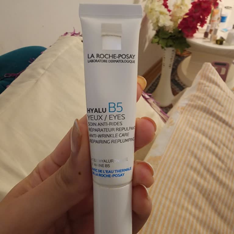 La Roche - Posay Hyalu B5 Krem Göz Altımı Kırıştırdı