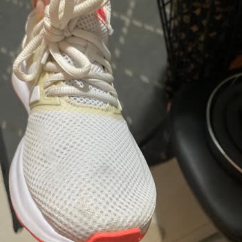 adidas Kullanılmış Ayakkabı Yollandı