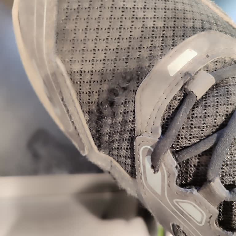 Skechers Markası Ürettiği Ayakkabının Arkasında Durmuyor