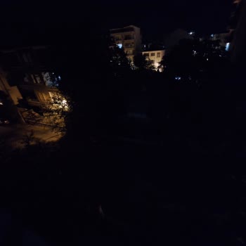 Aksa Fırat Elektrik Dağıtım Karanlık Sokak, Elektrik Tellerine Ağaç Dalları Temas Ediyor