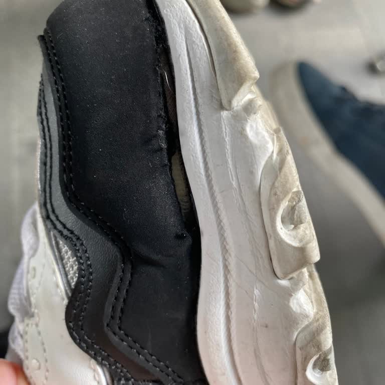 Skechers Ürünlerinin Arkasında Asla Durmuyor!