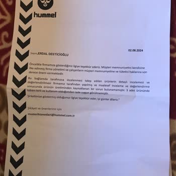 Hummel Yağmurluk Ürünü İlk Yıkamada Renk Attı Ve Zarar Gördü