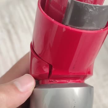 Dyson V15 Mobilya Altı Adaptörü Kırılması