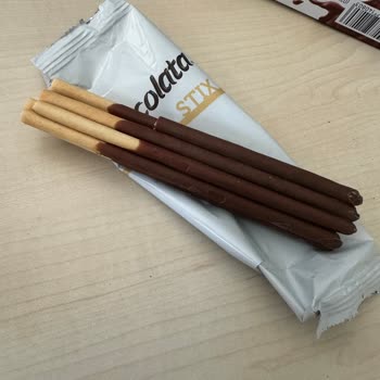 Biscolata Sticks Yapışık Ürün