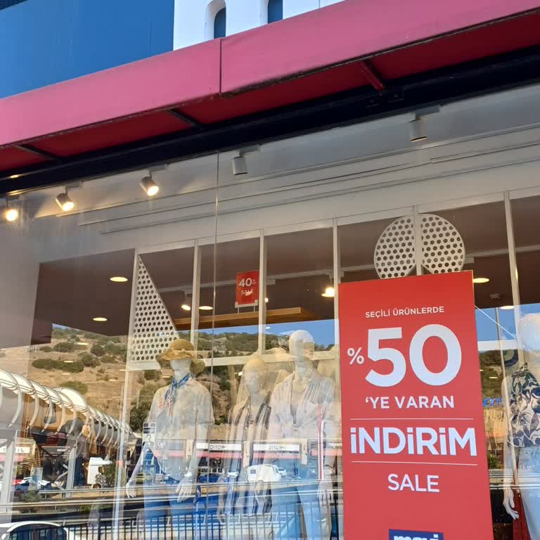 Mavi Selway Outlet Mavi Mağazası Çalışanları