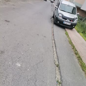 Ordu Büyükşehir Belediyesi Sitemizin Etrafındaki Asfaltın Ve Kaldırımın Bozuk Olması