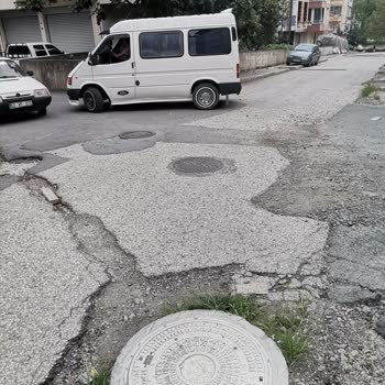 Ordu Büyükşehir Belediyesi Sitemizin Etrafındaki Asfaltın Ve Kaldırımın Bozuk Olması