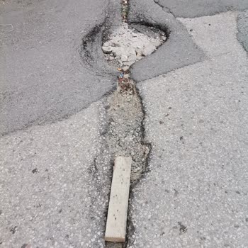 Ordu Büyükşehir Belediyesi Sitemizin Etrafındaki Asfaltın Ve Kaldırımın Bozuk Olması