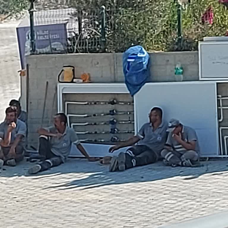 Milas Belediyesi Yol Çalışası Uzaması Sonucu Toz Ve