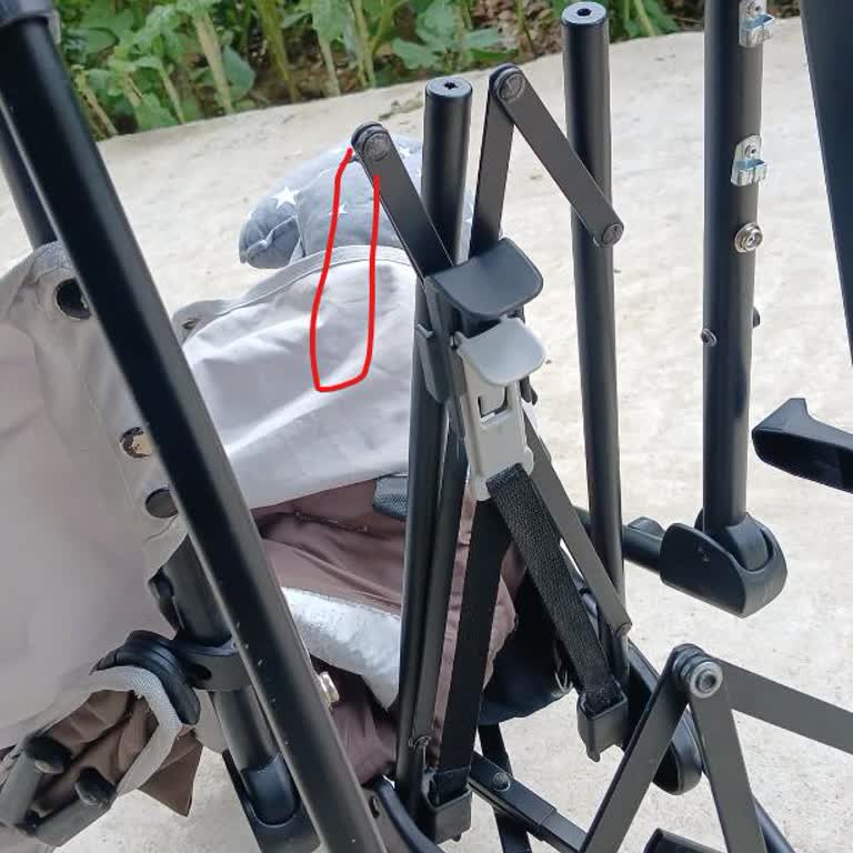 Pegasus Bebek Arabası Kırık Teslim Edildi.