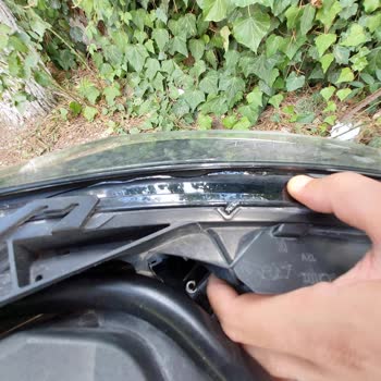 Renault Clio Ön Farlar Çatlama Sorunu.