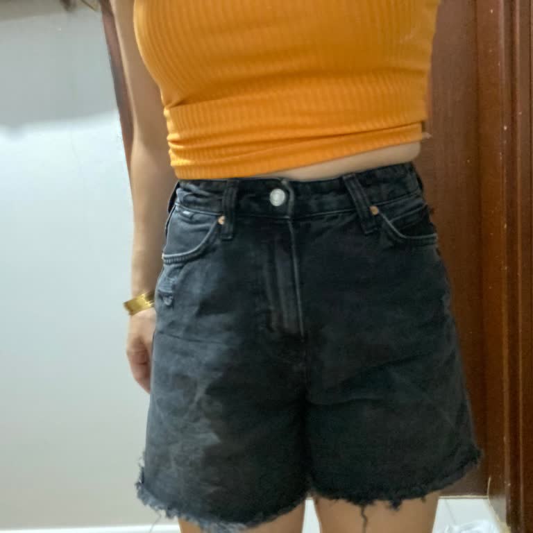 Mavi Şort Potlaşma Ve Renk Soluk