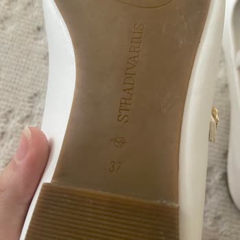 Stradivarius Ayakkabıyı Farklı Numara Ve Ezilmiş Halde Gönderdi!