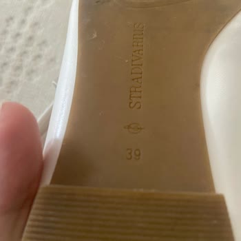Stradivarius Ayakkabıyı Farklı Numara Ve Ezilmiş Halde Gönderdi!